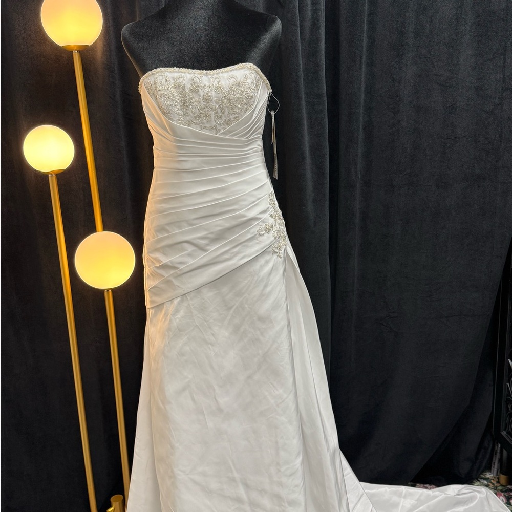 davids bridal size 4p 7v9458white